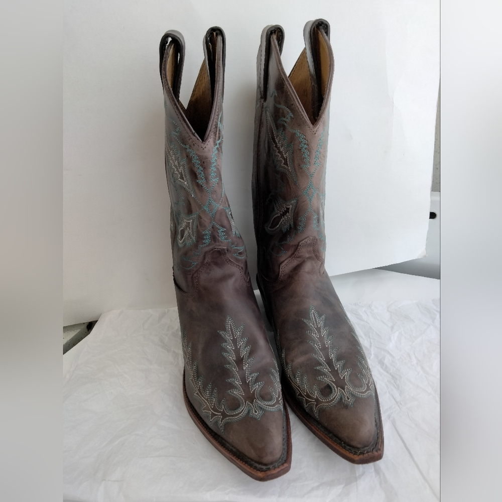 Justin Boots Women's 7.5B Distressed Bent Rail  BRL106